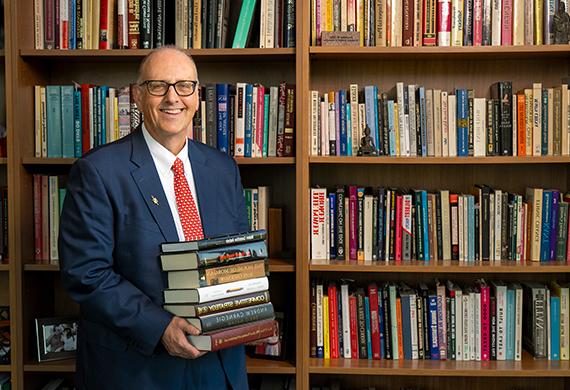 Dean Lamb in his new Dyson Center office. 图片来源:Carlo de Jesus/bet亚洲365欢迎投注. 